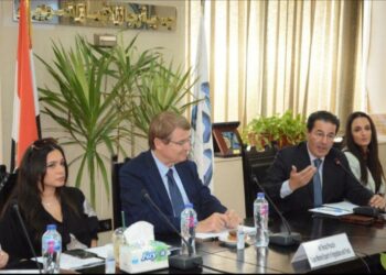 لجنة الزراعة بجمعية رجال الأعمال المصريين تبحث مع خبير الأسواق الإيطالية في الخضر فرص تنمية صادرات الحاصلات الزراعية لأوروبا