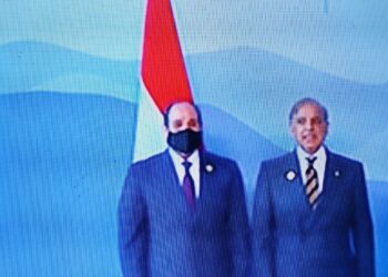 رئيس الوزراء الباكستانى يشارك في رئاسة مائدة مستديرة مهمة مع نظيره النرويجي على هامش مؤتمر المناخ COP27 بشرم الشيخ