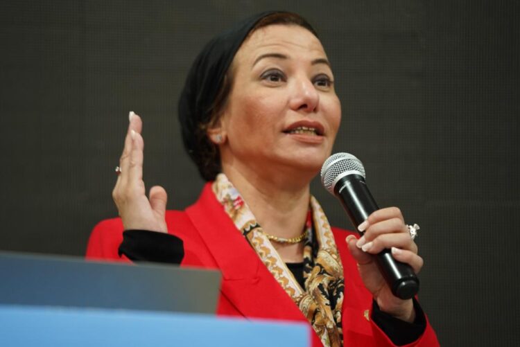 د. ياسمين فؤاد : البورصة المصرية تطلق أول سوق طوعى للكربون 1 د. ياسمين فؤاد : البورصة المصرية تطلق أول سوق طوعى للكربون