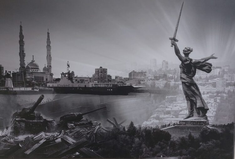 معرض بالروسي في الذكرى الــ 60 لإتفاقية التأخي بين ” فولجوجراد – بورسعيد “