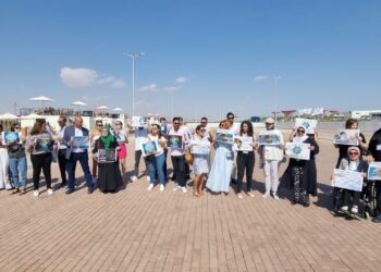 وقفة للمجتمع المدني  أمام المنطقة الخضراء بمؤتمر المناخ COP27  للمطالبة بسرعة التحرك لإنقاذ الكوكب ووقف الانبعاثات الكربونية ومختلف غازات الاحتباس الحراري