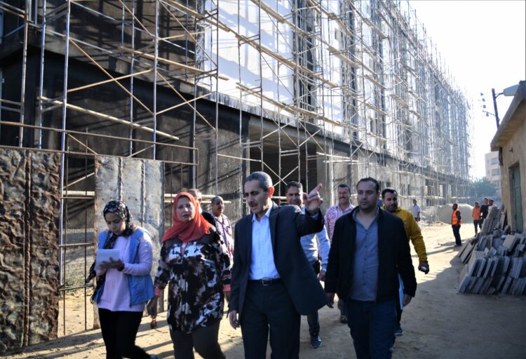 محافظ الغربية يتفقد مستشفى السنطة المركزي وأعمال الرصف بطنطا