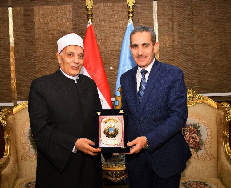 محافظ الغربية يكرم الشيخ عصام بكر لبلوغه سن المعاش 1 محافظ الغربية يكرم الشيخ عصام بكر لبلوغه سن المعاش