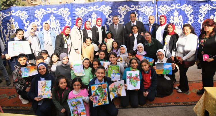 محافظ الغربية يفتتح المعرض السنوي للتقويم الميلادي واللوحات الزيتية 2023 1 محافظ الغربية يفتتح المعرض السنوي للتقويم الميلادي واللوحات الزيتية 2023