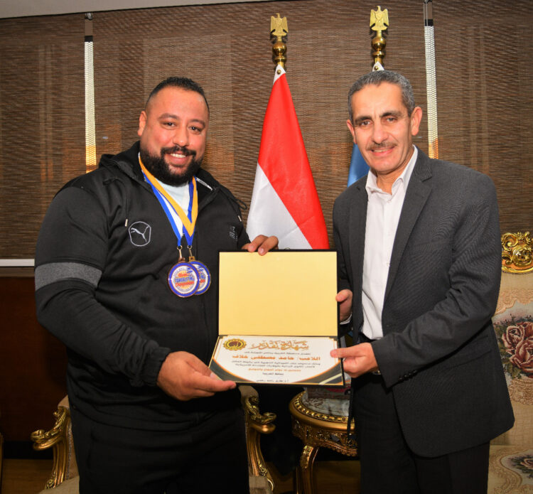 محافظ الغربية يكرم البطل حامد خلاف لحصوله على المركز الأول في بطولة العالم بأمريكا 1 محافظ الغربية يكرم البطل حامد خلاف لحصوله على المركز الأول في بطولة العالم بأمريكا