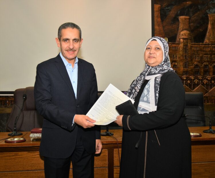 محافظ الغربية يوقع ويسلم ١٤٥ عقد لتقنيين التعديات على الاراضي الزراعية 1 محافظ الغربية يوقع ويسلم ١٤٥ عقد لتقنيين التعديات على الاراضي الزراعية