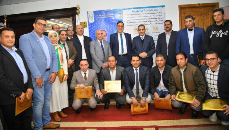 محافظ الغربية في جولة تفقدية بشركة مياه الشرب والصحي بالغربية 1 محافظ الغربية في جولة تفقدية بشركة مياه الشرب والصحي بالغربية