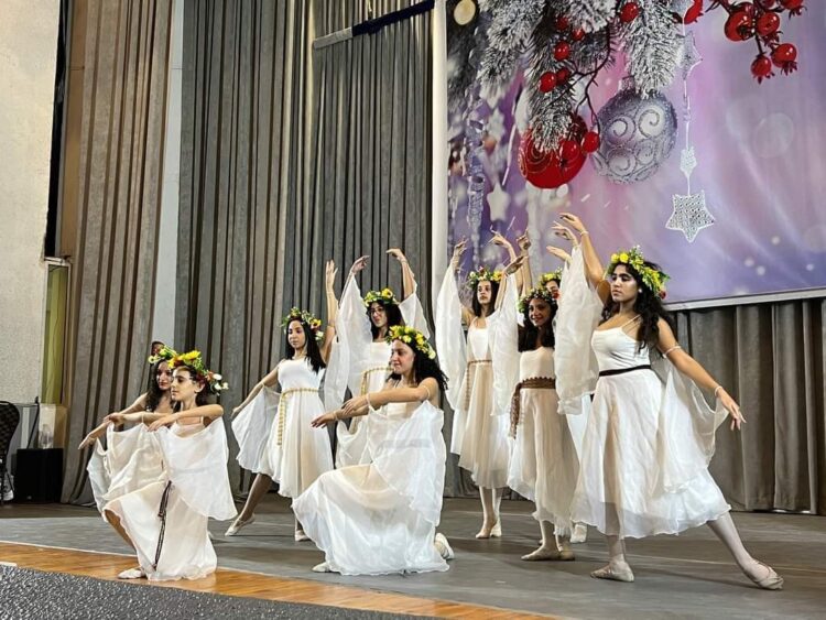 الجالية الروسية والبيت الروسي يحتفلان بالعام الجديد