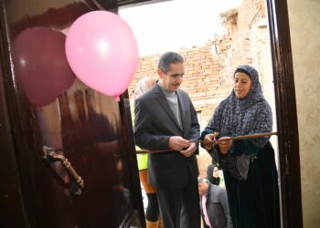 رحمي يسلم خمس منازل بعد تجديدها ويفتتح قافلة إجتماعية بقرى زفتى