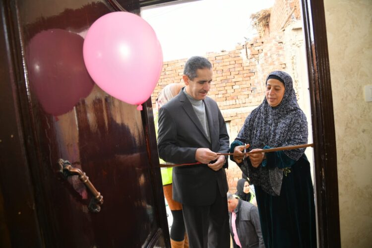 رحمي يسلم خمس منازل بعد تجديدها ويفتتح قافلة إجتماعية بقرى زفتى