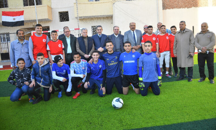 محافظ الغربية يفتتح ملعبين لكرة القدم بمركز طنطا