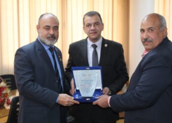 العلوم الصحية تكرم مدير التأمين الصحي بالقاهرة والمتميزين بتخصصاتها المختلفة