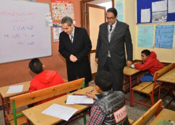 محافظ الغربية يتفقد أداء طلاب الصف الأول الإعدادي لامتحاني اللغة العربية والتربية الدينية في نهطاي.