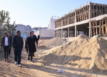 محافظ الغربية يتفقد مشاريع المبادرة الرئاسية بزفتي ومشروعات الرصف والتطوير بطنطا