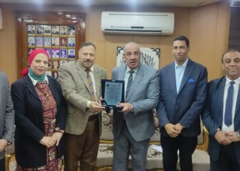 أمين حزب مصر الحديثة بالغربية يترأس وفداً لتقديم التهنئة لمدير الأمن بمناسبة عيد الشرطة