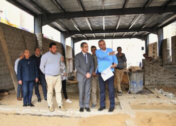 محافظ الغربية يتفقد مركز السيطرة الموحد للشبكة الوطنية للطوارئ والسلامة العامة