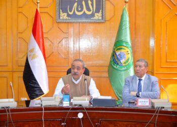 محافظ الإسماعيلية يعقد جتماعًا لمتابعة نقل ملكية وادي التكنولوجيا للهيئة العامة الاقتصادية لقناة السويس