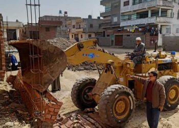 محافظ الدقهلية : البناء المخالف والتعديات علي اراضي الدولة يمثلان إهدارا للثروة القومية