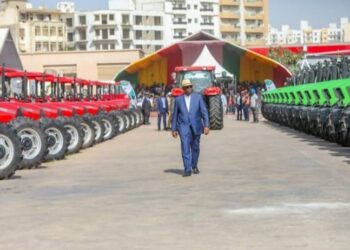 الرئيس السنغالي ماكي سأل يشرف على حفل تسليم معدات زراعية اقتنتها البلاد تصل قيمتها إلى 85 مليار فرنك إفريقي