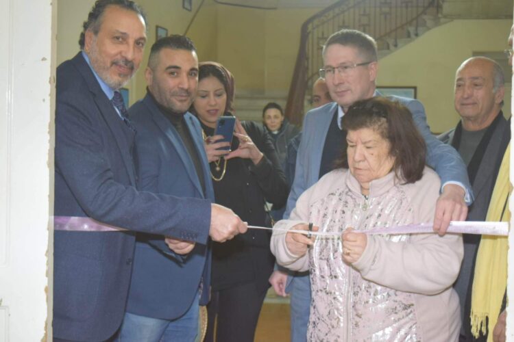 تكريم روسي للخريجين في معرضهم الفني