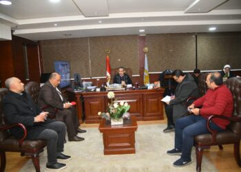 محافظ الغربية يجتمع بالصحة والتعليم والثقافة والشباب لتكثيف الأنشطة بالمحلة