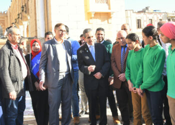 محافظ الغربية يشهد الفعاليات التوعوية لطلاب المدارس بساحة المسجد الأحمدي