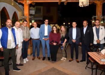 وزيرة الهجرة تعقد اجتماعا مع خبراء ومستثمرين مصريين على هامش مشاركتها بملتقى المسؤولية المجتمعية