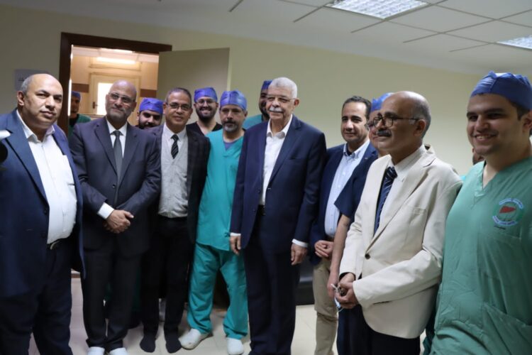 رئيس جامعة المنوفية يتفقد معهد الكبد القومي بالجامعة ووحدة زراعة الكبد وغرف العمليات