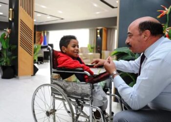 محافظ أسوان :يقرر تحمل نفقات علاج الطفل عبد الله محمود بالقاهرة وصرف إعانة مالية