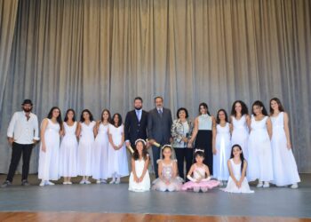 الروسي يحتفل بعيد الأم