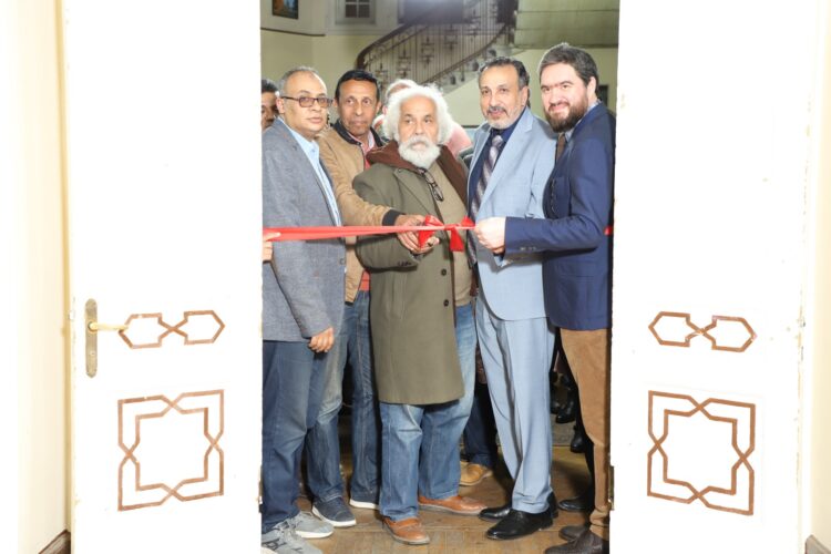 بالتعاون مع الخريجين .. معرض رؤى عربية بالروسي 1 بالتعاون مع الخريجين .. معرض رؤى عربية بالروسي