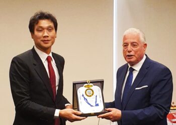 سفير كوريا الجنوبية في جنوب سيناء من أجل التآخي مع محافظة جيجو لجذب السياح