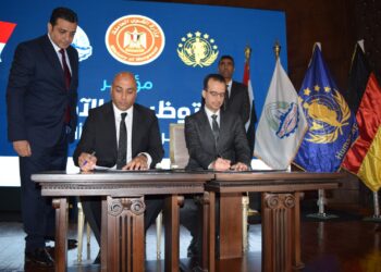 غرفة القاهرة توقع بروتوكول تعاون مع “هيومان رستارت” لإطلاق المرحلة الأولى للتوظيف الآمن للمصريين بألمانيا