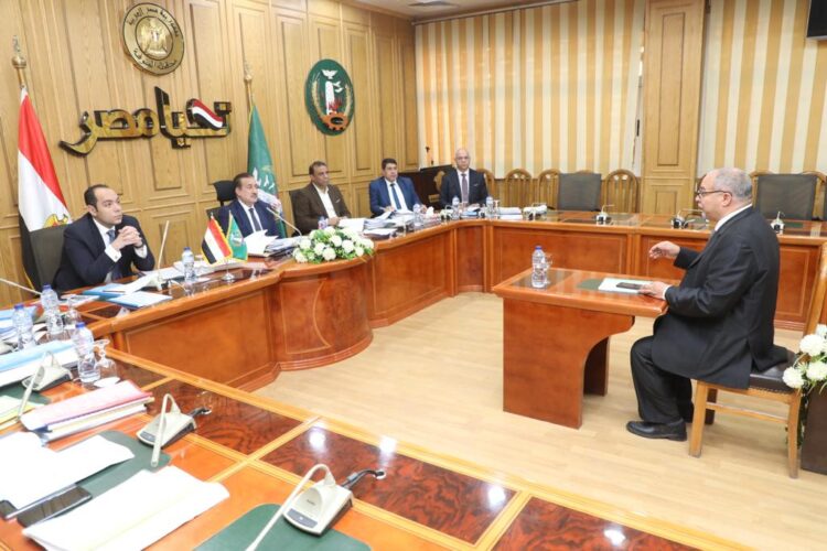 محافظ المنوفية يترأس اللجنة العليا للقيادات لاختيار مديرى عموم المجازر والأمراض المتوطنة بمديريات الصحة والطب البيطرى .. صور 1 محافظ المنوفية يترأس اللجنة العليا للقيادات لاختيار مديرى عموم المجازر والأمراض المتوطنة بمديريات الصحة والطب البيطرى .. صور