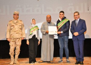 محافظ الغربية يكرم شهداء الجيش والشرطة في احتفالية يوم الشهيد