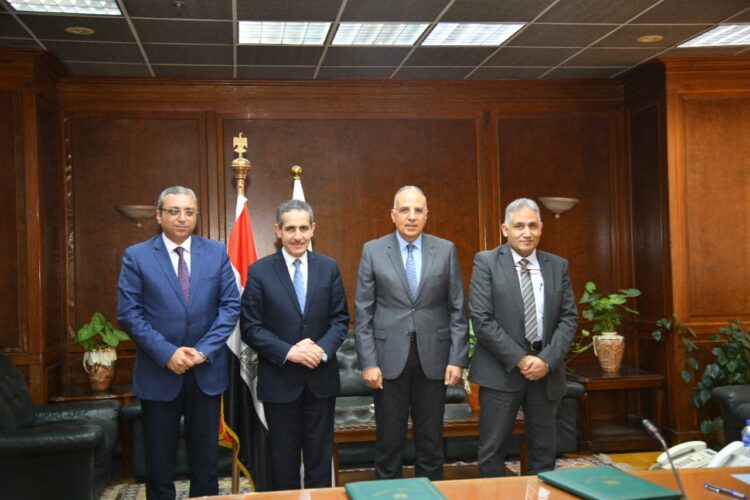 توقيع بروتوكول تعاون مشترك بين وزارة الرى ومحافظة الغربية لتعظيم الاستفادة من أملاك الري بمحافظة الغربية 1 توقيع بروتوكول تعاون مشترك بين وزارة الرى ومحافظة الغربية لتعظيم الاستفادة من أملاك الري بمحافظة الغربية