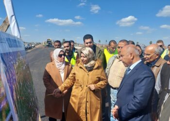 وزير النقل يتفقد مواقع العمل بمشروع توسعة المسافة من بنها  إلى المنصورة  و إنشاء طريق حر شرق الرياح التوفيقي بطول 73  كم بعرض 4 حارات  رئيسية وحارة واحدة خدمة لكل إتجاه