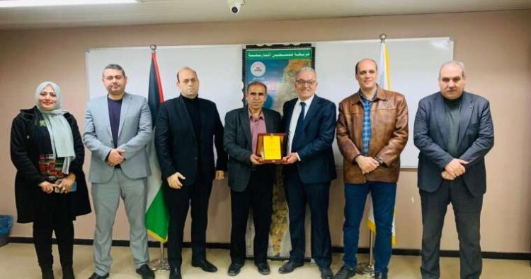 الغرفة التجارية بغزة تستقبل وفداً من نقابة الصحفيين