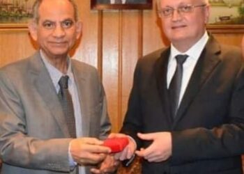 في سهرة رمضانية .. الروسي يحتفي بعميد المترجمين المصريي
