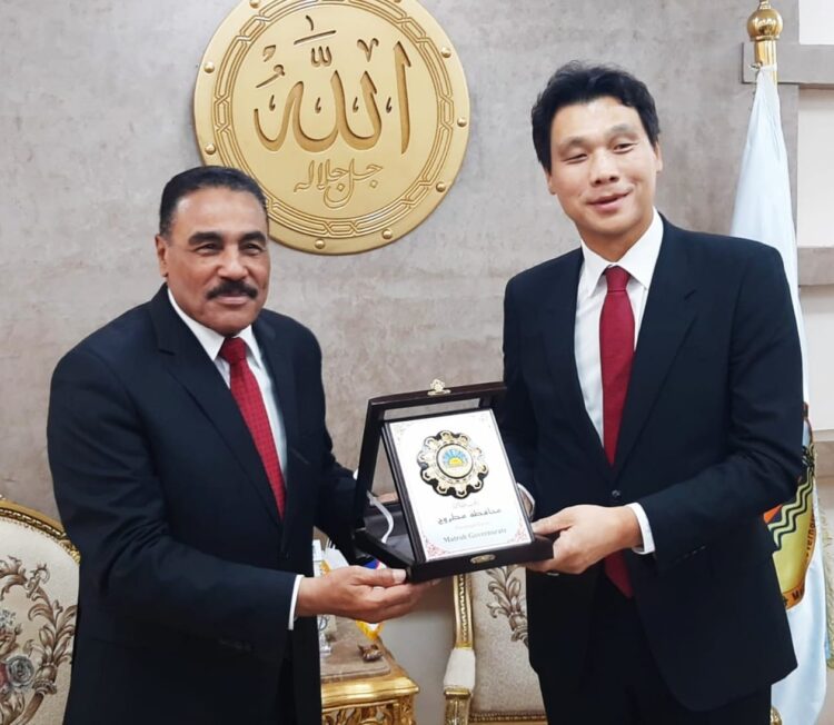 سفير كوريا الجنوبية في مطروح سيوه من اجمل الاماكن ونعمل لزيادة السياح الكوريين 1 سفير كوريا الجنوبية في مطروح سيوه من اجمل الاماكن ونعمل لزيادة السياح الكوريين