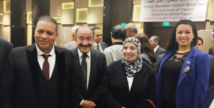 تكريم لرئيس منتدى المراة العربية  من هيئة الشبان العالمية 1 تكريم لرئيس منتدى المراة العربية  من هيئة الشبان العالمية