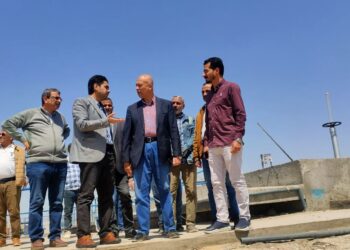 مسئولو الإسكان يتفقدون مشروعات المرافق والطرق الجارية بمدينة النوبارية الجديدة