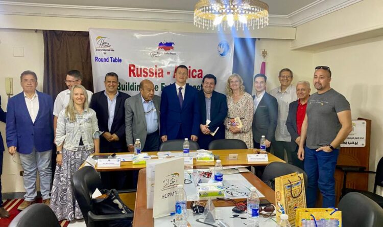 رائد الفضاء الروسي سيرجي كود و وفد وكالة تاس يشاركون بالمائدة المستديرة لـ مركز الحوار بعنوان : "روسيا وأفريقيا .. نبني المستقبل معًا" 1 رائد الفضاء الروسي سيرجي كود و وفد وكالة تاس يشاركون بالمائدة المستديرة لـ مركز الحوار بعنوان : “روسيا وأفريقيا .. نبني المستقبل معًا”