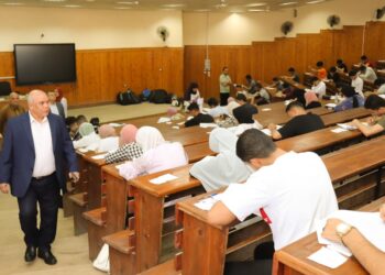 رئيس جامعة الدلتا التكنولوجية يتابع سير اختبارات نهاية العام الدراسي