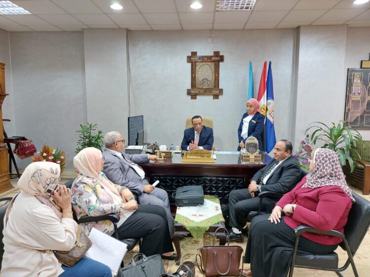 عميد آداب طنطا يستقبل فريق أعضاء الهيئة القومية لضمان جودة التعليم والاعتماد الأكاديمي للجودة .. بكلية الآداب 1 عميد آداب طنطا يستقبل فريق أعضاء الهيئة القومية لضمان جودة التعليم والاعتماد الأكاديمي للجودة .. بكلية الآداب