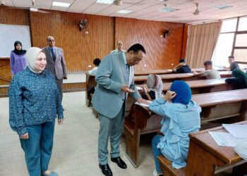 “4250” طالباً بالفرقة الأولى يؤدون امتحانات الفصل الدراسي دراسي الثاني بآداب طنطا