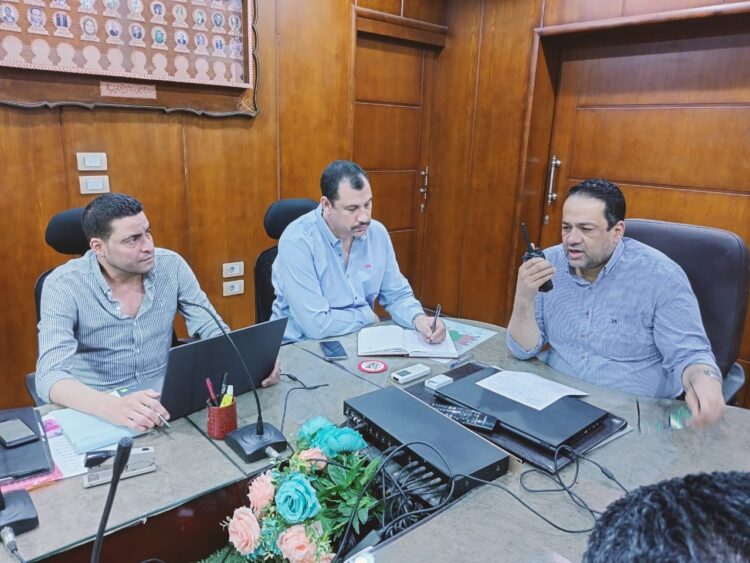 وكيل الوزارة يعقد اجتماعاً باللجنة الثلاثية ومديري الإدارات "عبر شبكة اللاسلكي" 1 وكيل الوزارة يعقد اجتماعاً باللجنة الثلاثية ومديري الإدارات “عبر شبكة اللاسلكي”