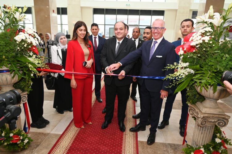 وزير التجارة والصناعة يفتتح معرض بيج 5 لمواد البناء والتشييد في نسخته الخامسة