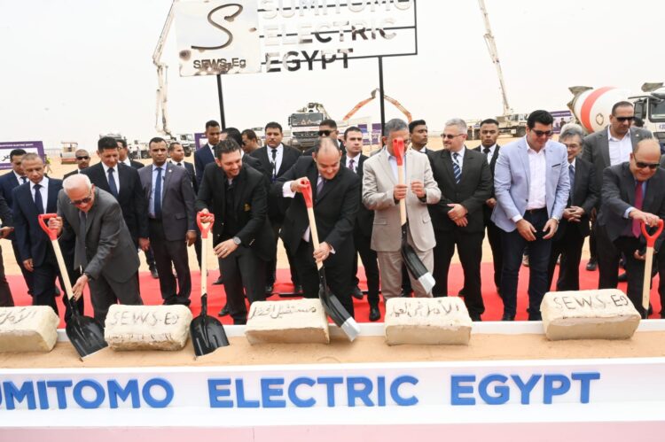 وزير التجارة والصناعة يضع حجر الأساس للمرحلة الأولى لمصنع الضفائر الكهربائية للسيارات التابع لشركة سوميتومو إلكتريك إيجيبت