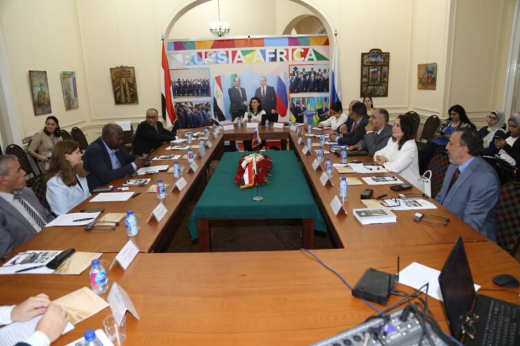 زاخاروفا عبر الزووم : موسكو تهتم بنتائج منتدى القاهرة 1 زاخاروفا عبر الزووم : موسكو تهتم بنتائج منتدى القاهرة